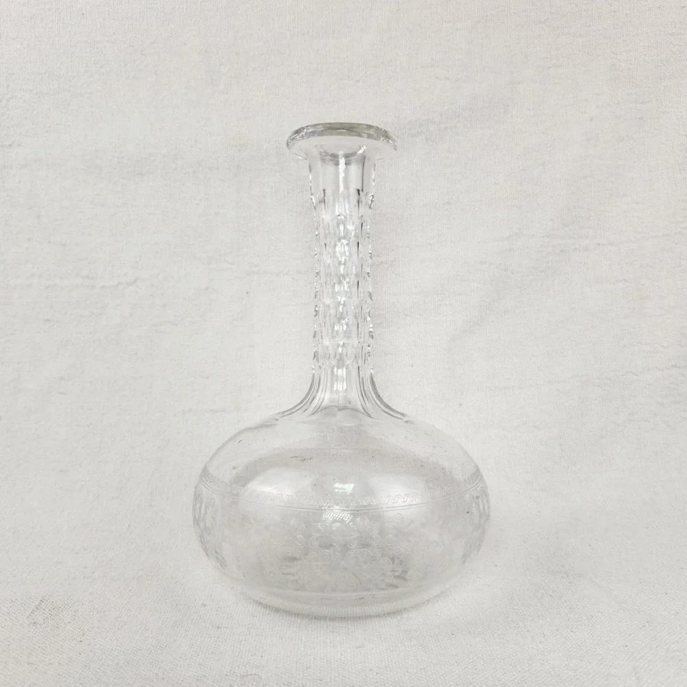 Vintage Etched Clear Glass Decanter‎ Faceted Neck Starburst Base 8 Inch